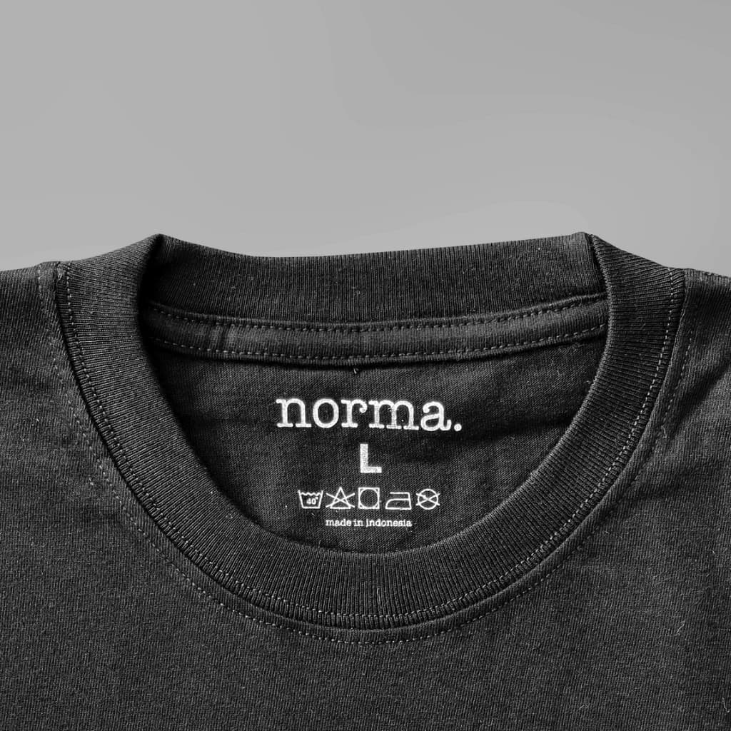 Kaos Lengan Pendek Hitam